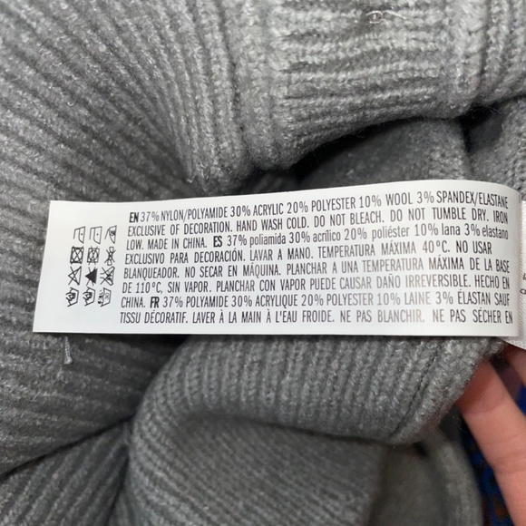 LAST CHANCE NWT Endless Rose Sequin Beaded Cardigan Grey XS - Picture 6 of 6